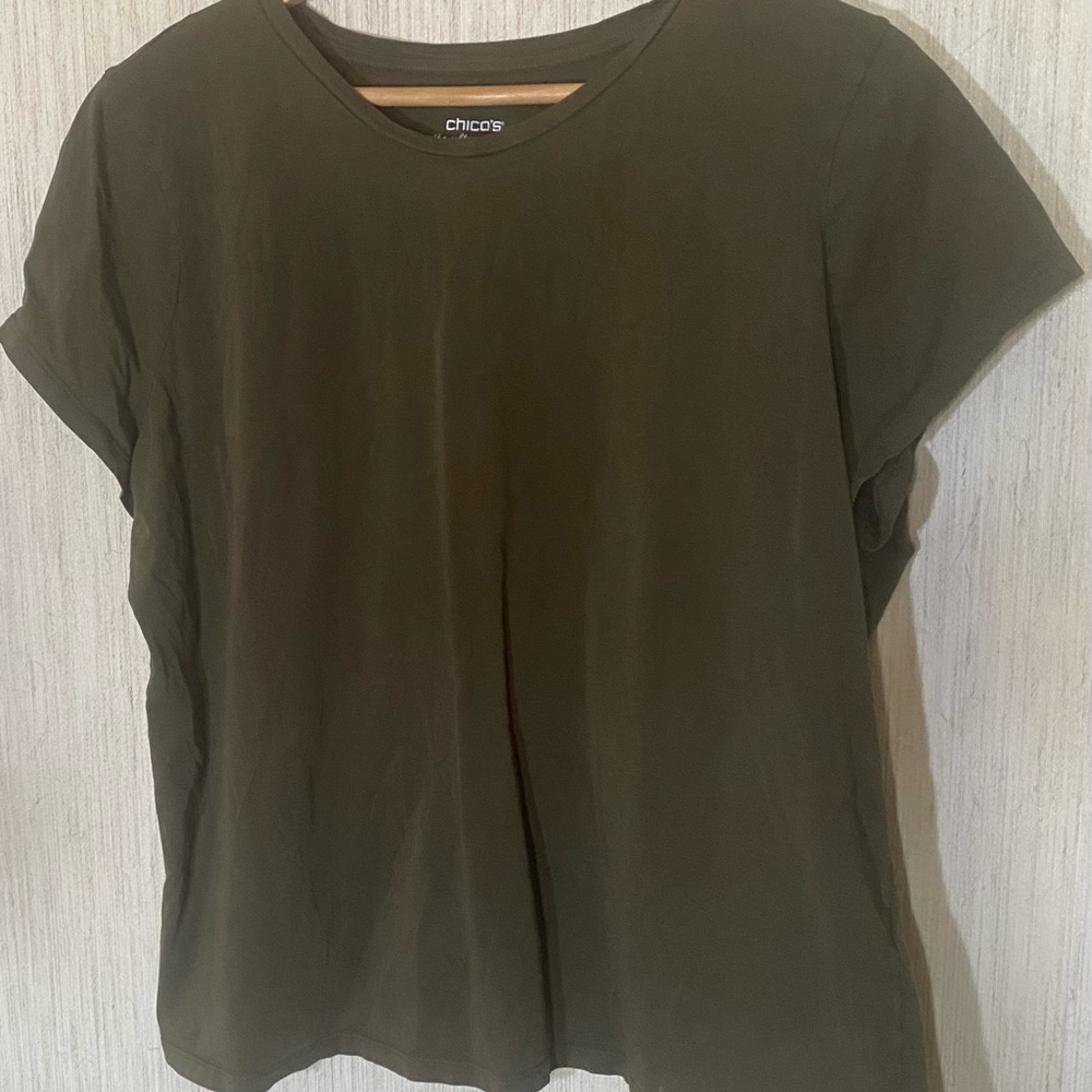 Chico's Green Relaxed Short Sleeve Tee